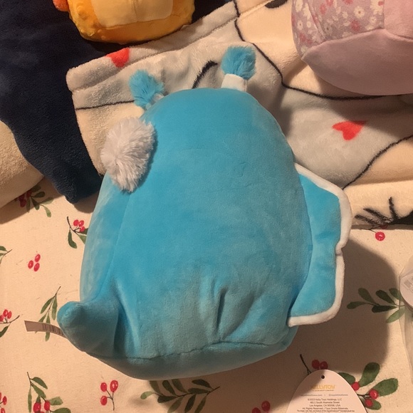 Sea slug Walgreen exclusive squishmallow ! - Picture 4 of 5